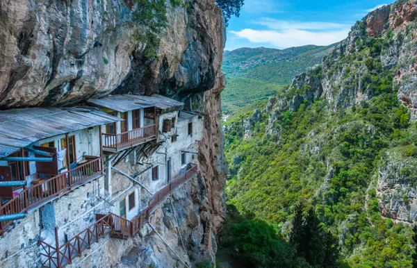 Wandere durch die einzigartige Lousios-Schlucht